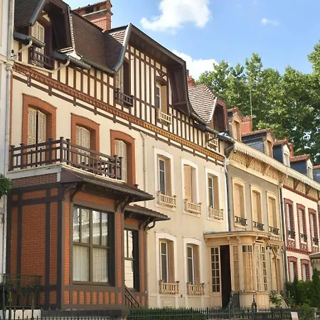 Jardin Prive Et Deco Moderne A דירה *