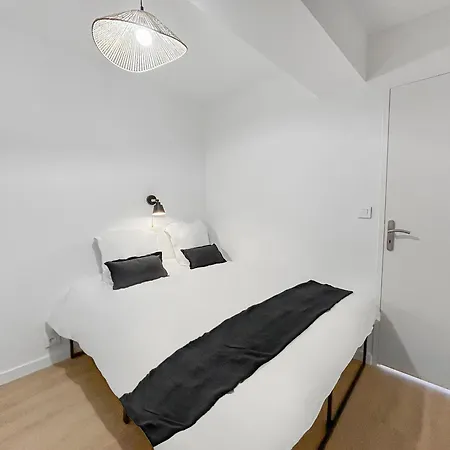 Appartement Jardin Prive Et Deco Moderne A *