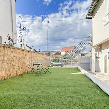Appartement Jardin Prive Et Deco Moderne A