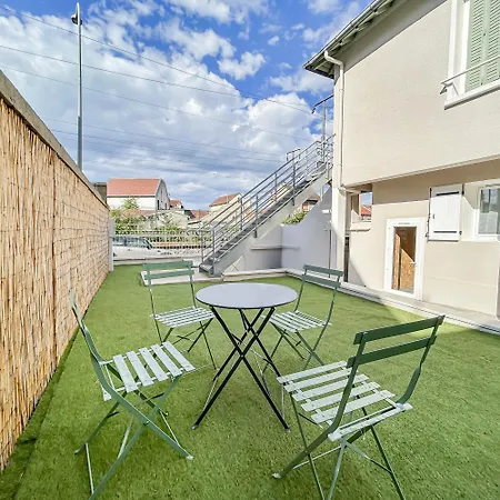 Jardin Prive Et Deco Moderne A דירה *