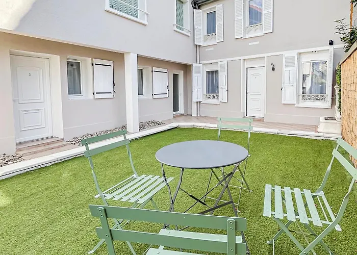 Apartment Jardin Prive Et Deco Moderne A Vichy